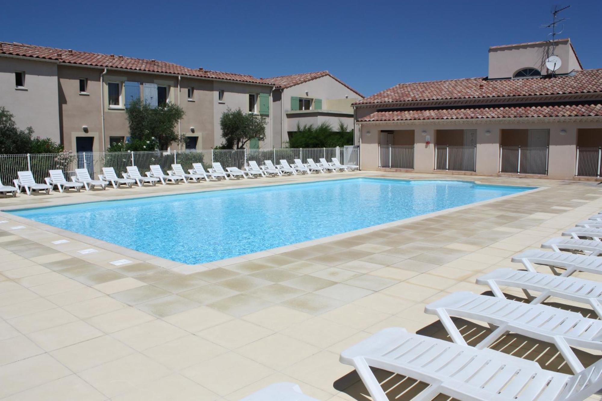 Pleasant Gite, With Collective Heated Swimming Pool, In The Heart Of The Alpilles In Mouries, 4/6 People.别墅 外观 照片